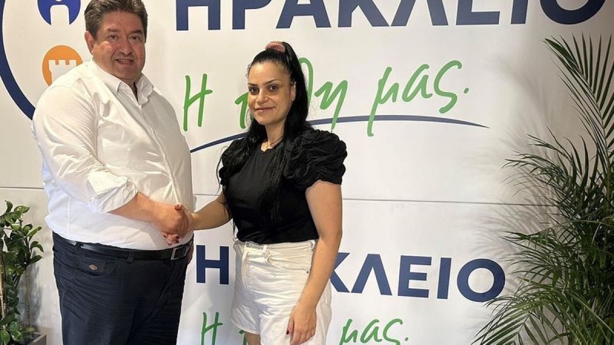 Η Εύα Φανουράκη – Ελεύθερος Επαγγελματίας, μαζί με τον Μιχάλη Καραμαλάκη Η Εύα Φανουράκη – Ελεύθερος Επαγγελματίας, μαζί με τον Μιχάλη Καραμαλάκη