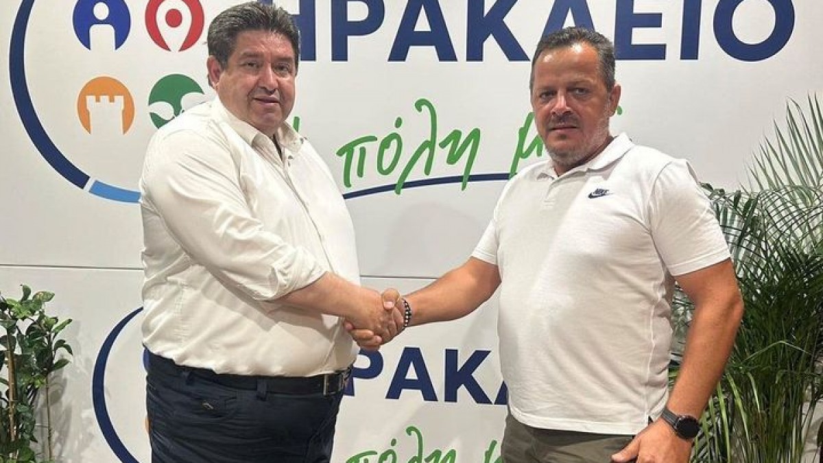 Ο Μιχάλης Μπαλούρδος – Ελεύθερος Επαγγελματίας (Κατασκευαστικός Κλάδος), στο πλάι του Μιχάλη Καραμαλάκη Ο Μιχάλης Μπαλούρδος – Ελεύθερος Επαγγελματίας (Κατασκευαστικός Κλάδος), στο πλάι του Μιχάλη Καραμαλάκη