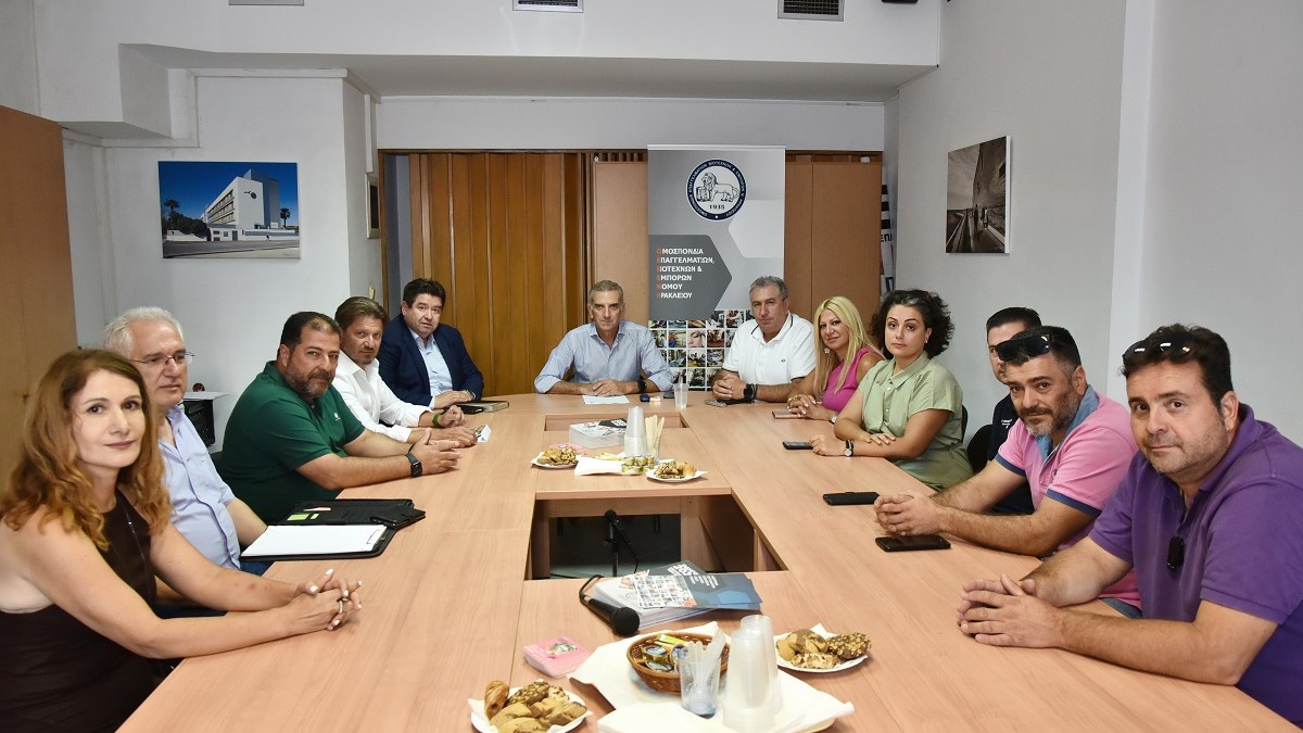 Με τη Διοίκηση της ΟΕΒΕΝΗ συναντήθηκε ο Μιχάλης Καραμαλάκης Με τη Διοίκηση της ΟΕΒΕΝΗ συναντήθηκε ο Μιχάλης Καραμαλάκης