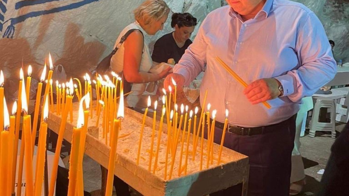 Στο Βενεράτο για τον Άγιο Φανούριο ο Μιχάλης Καραμαλάκης Στο Βενεράτο για τον Άγιο Φανούριο ο Μιχάλης Καραμαλάκης
