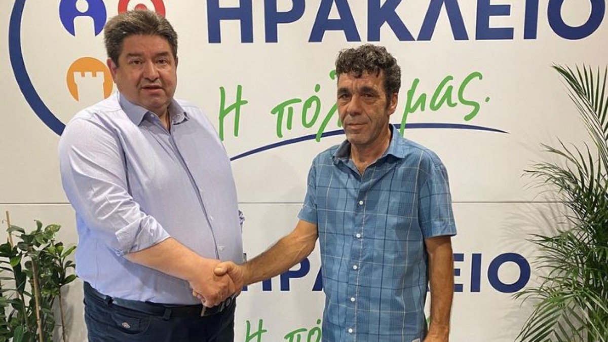 Ο Γιάννης Στρατιδάκης – Ελεύθερος Επαγγελματίας, στο πλευρό του Μιχάλη Καραμαλάκη Ο Γιάννης Στρατιδάκης – Ελεύθερος Επαγγελματίας, στο πλευρό του Μιχάλη Καραμαλάκη