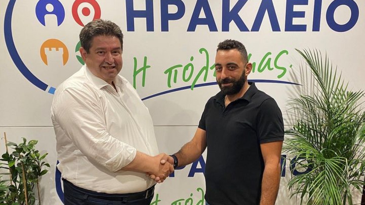 Ο Δημήτρης Καραμανωλάκης - Αγρότης, στο πλευρό του Μιχάλη Καραμαλάκη Ο Δημήτρης Καραμανωλάκης - Αγρότης, στο πλευρό του Μιχάλη Καραμαλάκη