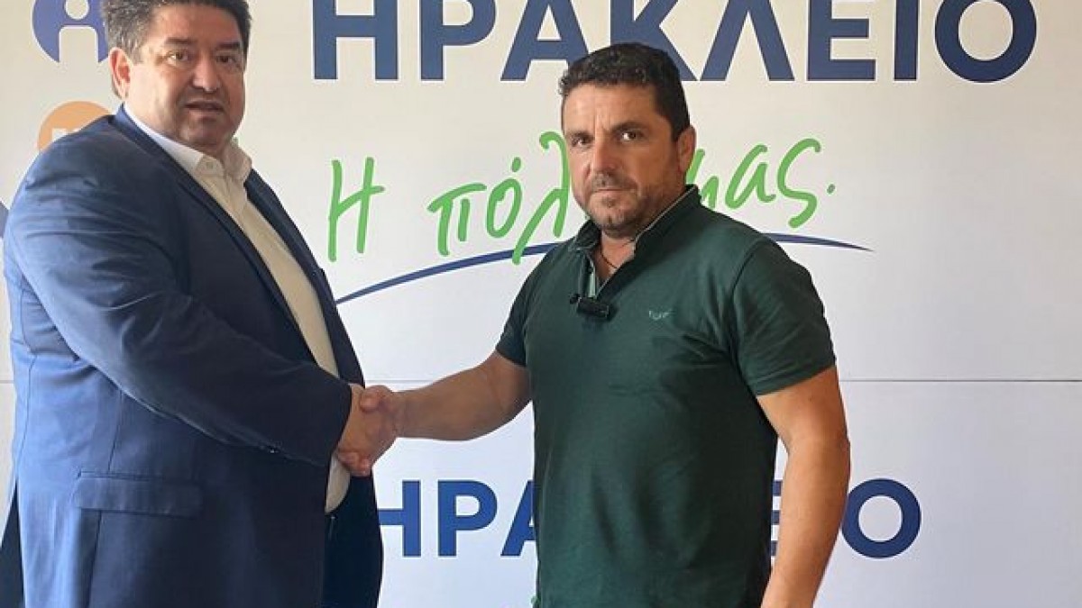 Ο Μιχάλης Καμπιτάκης – Αντιπρ. Αγροδιατροφικής Σύμπραξης Π.Κ., στο πλάι του Μιχάλη Καραμαλάκη Ο Μιχάλης Καμπιτάκης – Αντιπρ. Αγροδιατροφικής Σύμπραξης Π.Κ., στο πλάι του Μιχάλη Καραμαλάκη